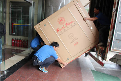 镇沅钢琴贵重工艺品无忧运